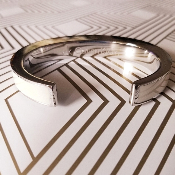 Calvin Klein Modern Minimalist Style Enamel Bracel - Picture 6 of 13